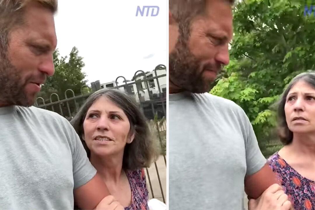 Heartwarming Video Shows Mom With Dementia Who Can’t Recognize Son—Until He Says ‘I’m Your Son’