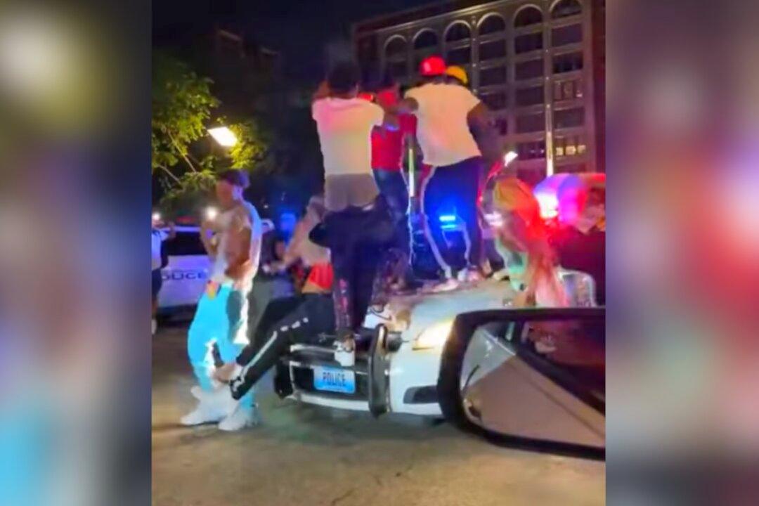 Mob Damages Patrol Vehicle After Officer Responds to Call in Missouri