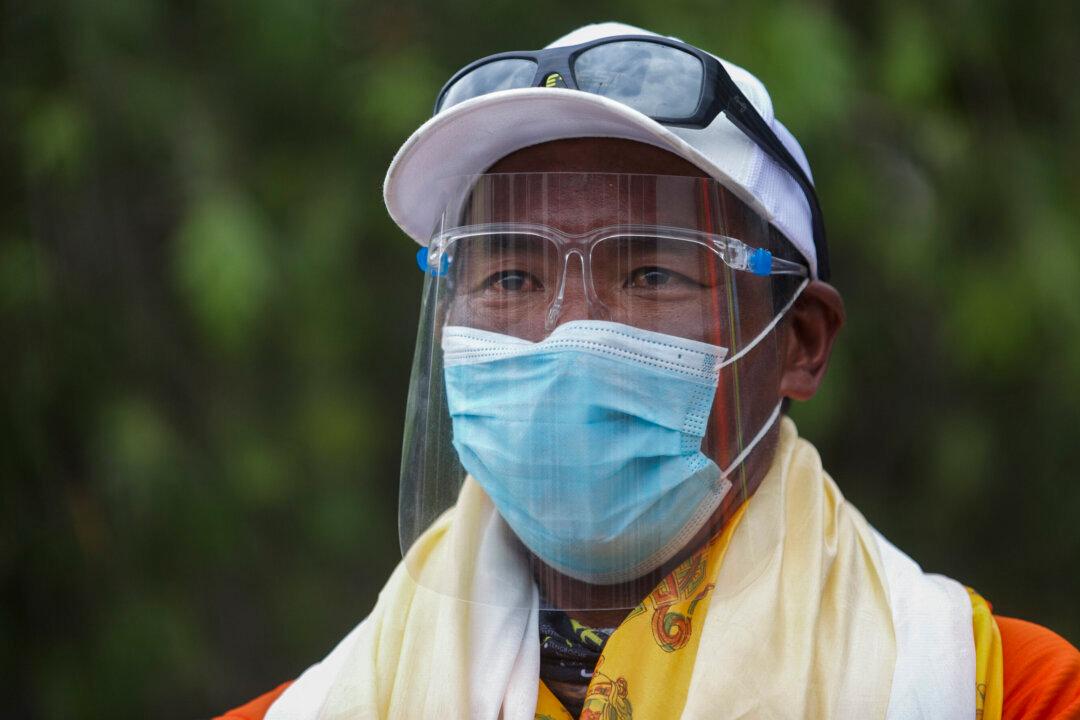 Bad Dream Stopped Everest Guide From Climbing Peak 26th Time