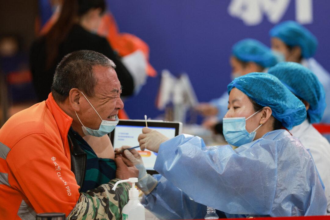Fully Vaccinated Chinese Workers Test Positive for COVID-19 in Southern Shenzhen City
