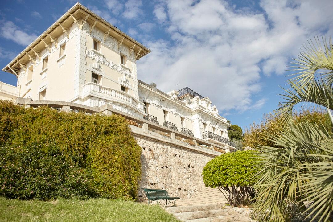 A Seaside Beauty: Villa Gaby