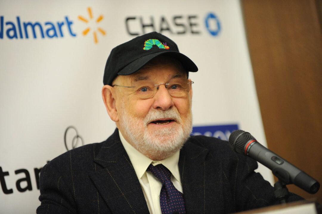 ‘Hungry Caterpillar’ Author-Illustrator Eric Carle Dead at 91