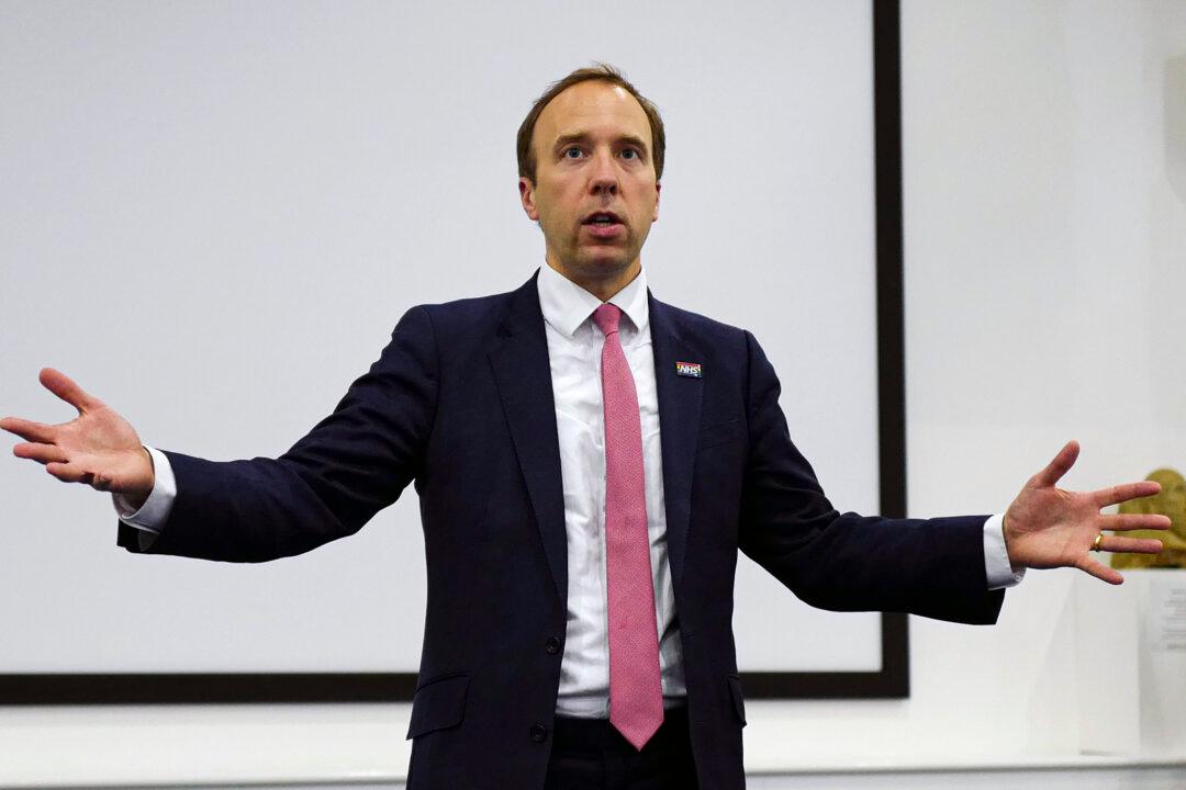 UK Ministers Reject Former Aide’s Allegations on COVID-19 Response