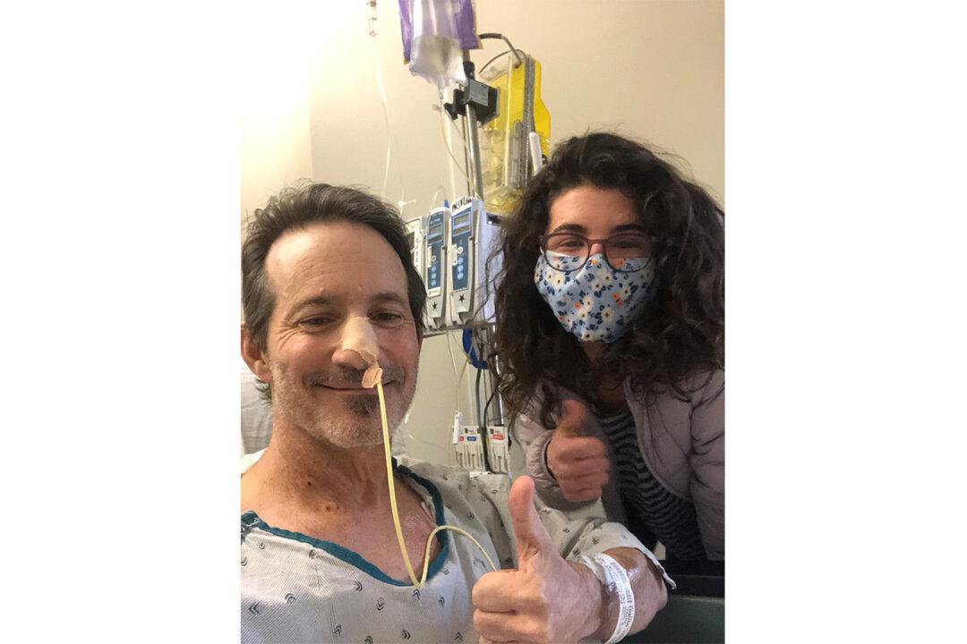 Huntington Beach Man Receives Nation’s First Minimally Invasive Double-Lung Transplant