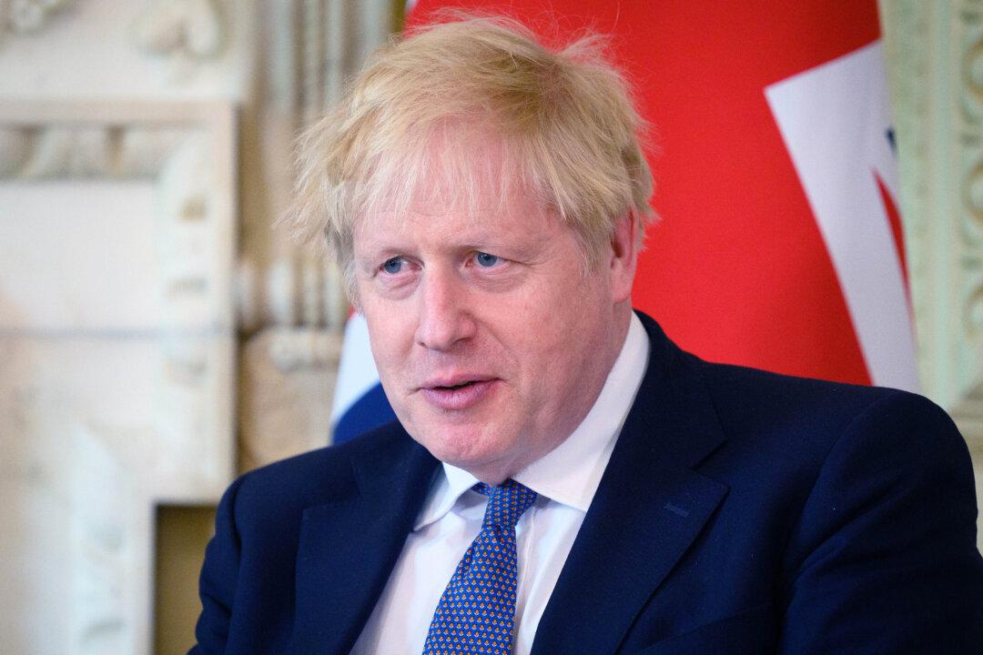 UK PM Acted Unwisely Over Home Refurbishment but No Conflict of Interest, Report Says