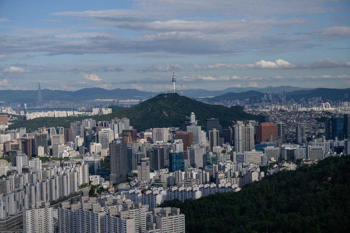 Belgium Recalls South Korean Ambassador After Chinese Wife Slaps Shop Clerk