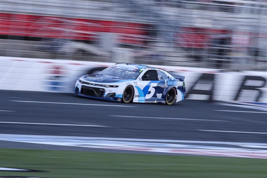 Kyle Larson Sweeps First 3 Stages of Coca-Cola 600