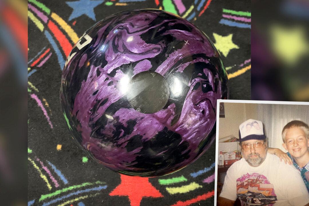 Bowling Champ Scores Perfect 300 With Ball Containing Dad’s Ashes During League Night Game