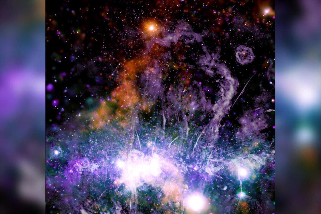 NASA Releases Extraordinary New Photo of Milky Way’s Bustling Cosmic ‘Downtown’