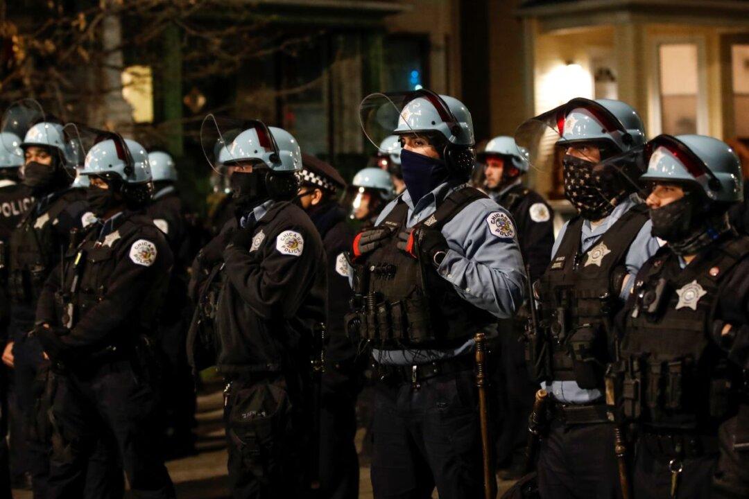 Illinois Lawmakers Pass Bill Banning Police Deception During Interrogations of Minors