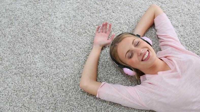 How to Clean and Restore Carpet Even If It’s Old, Stained, and Disgusting