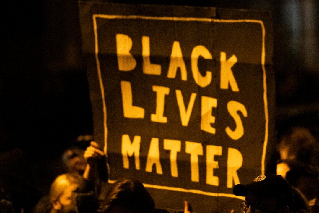Military Whistleblower Says Large Black Lives Matter Flag Was Hung at US Naval Base in Africa