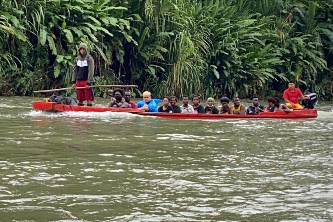 The Migrants’ Journey: Escape From Darien Gap by Canoe (VIDEO)