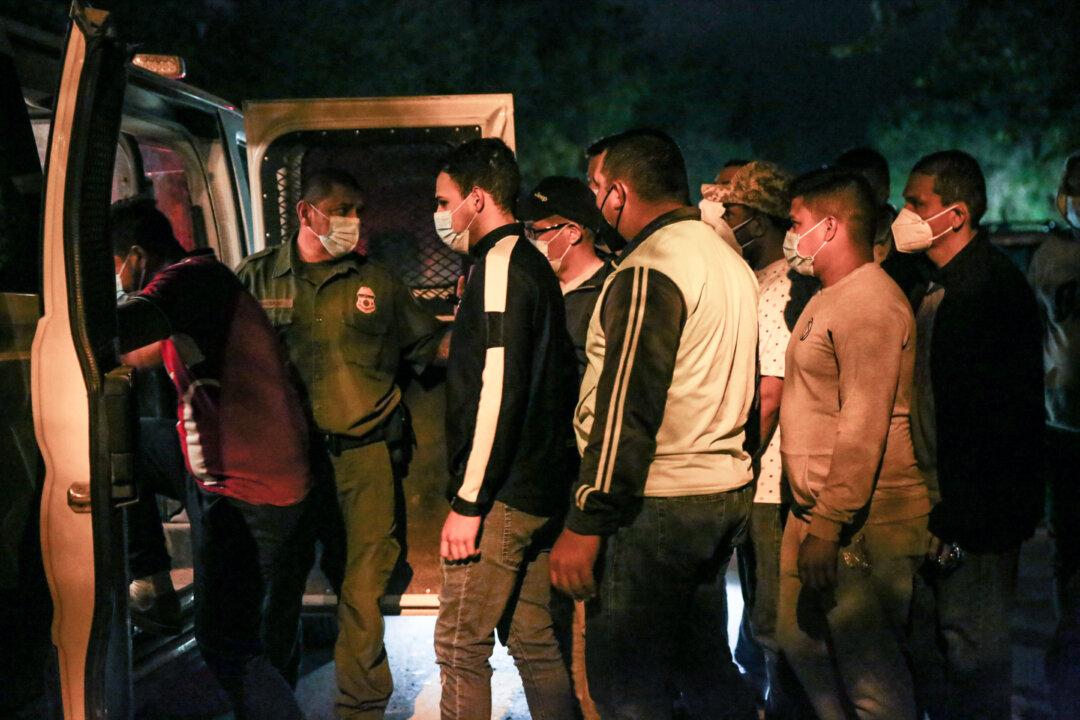 Smugglers Openly Advertise Illegal Border Crossings on Facebook