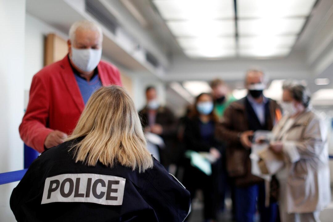 UK and US Travelers Must Be Vaccinated to Enter France: EU Affairs Minister