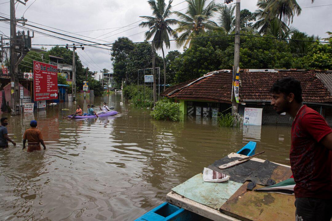 Floods and Mudslides Kill 6, Another 5 Missing in Sri Lanka