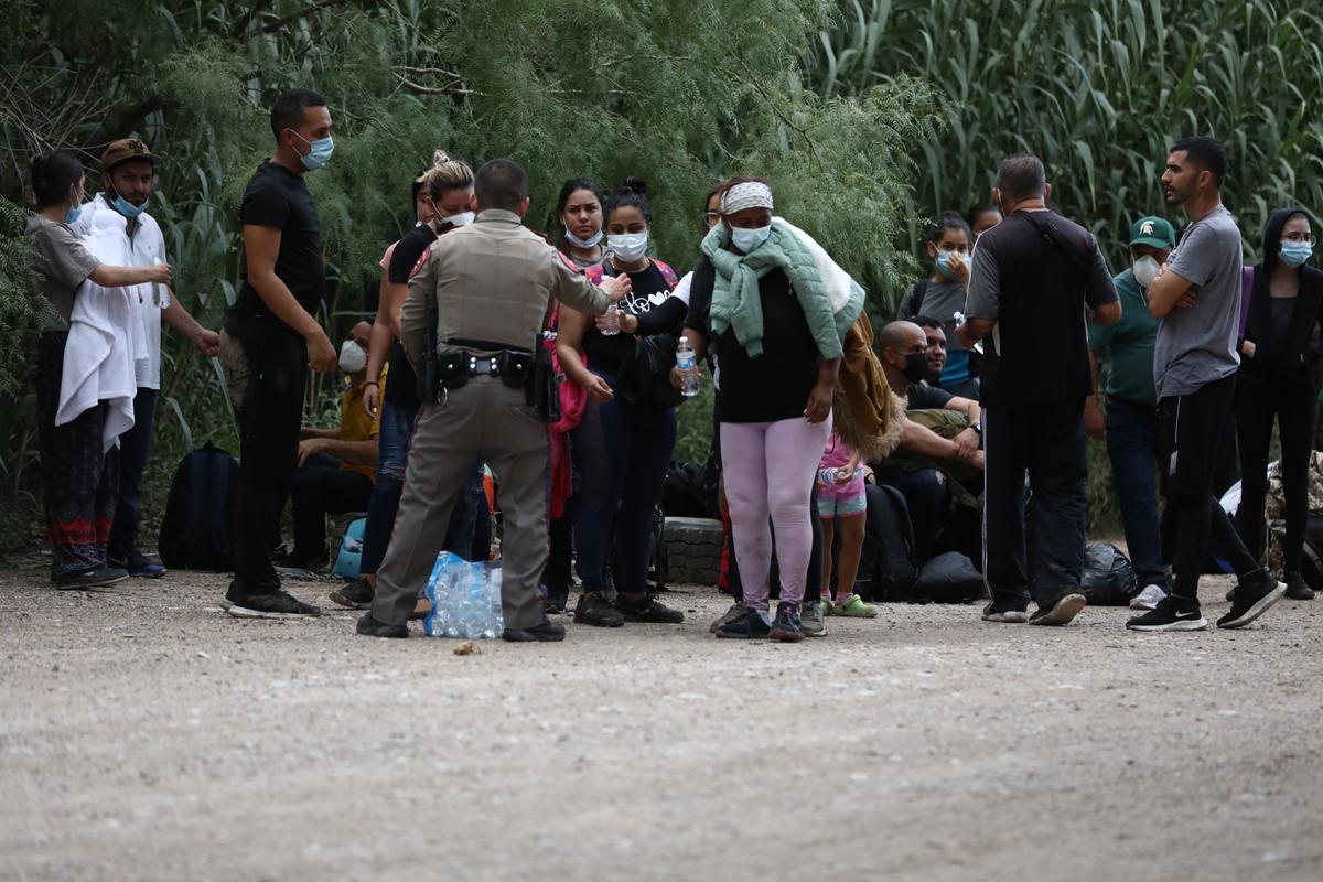 DHS Opens New Pathway for Venezuelan Immigrants Under Joint Plan With Mexico