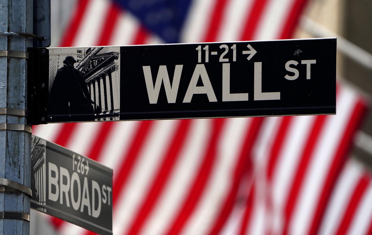 Wall Street Opens Lower After Hawkish Fed Comments