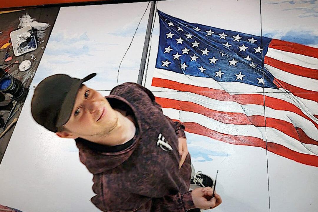 Artist Paints Huge American Flag for High School Gym so Classmates Can Say Pledge