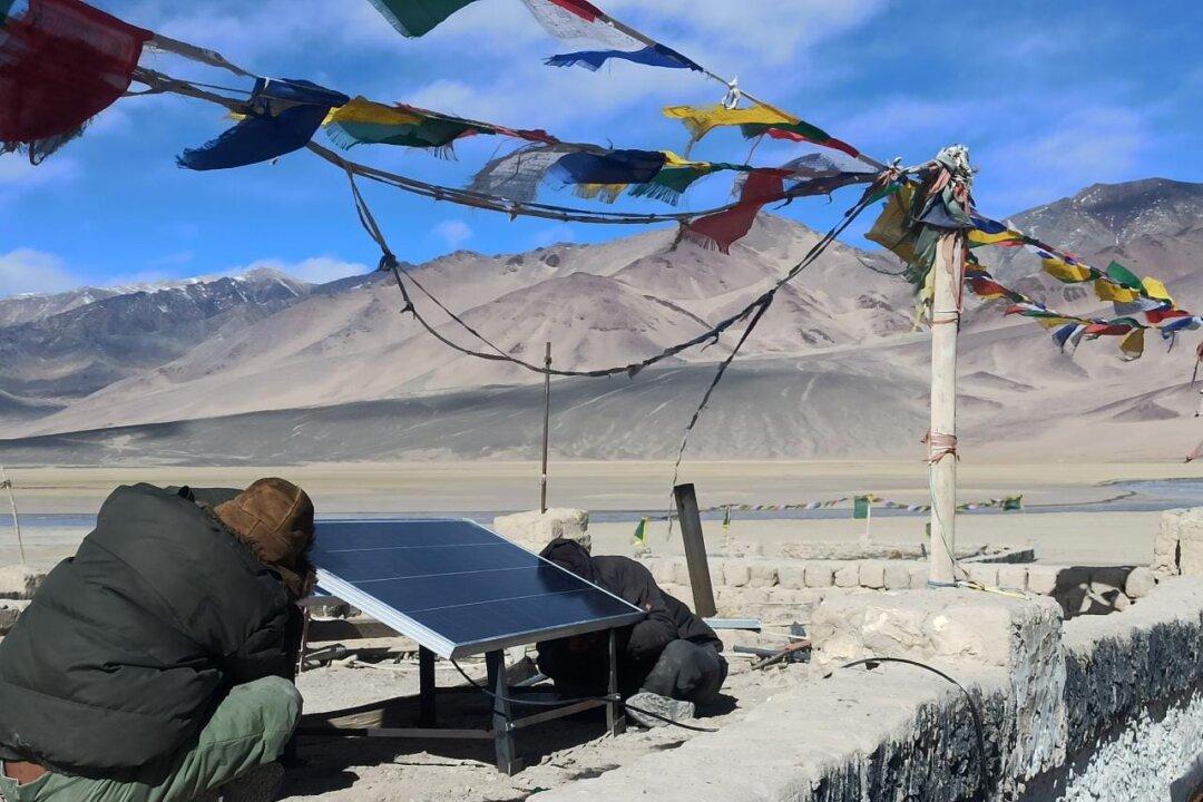 Engineers Reach Inaccessible Indian Villages to Provide Solar Electricity During Pandemic