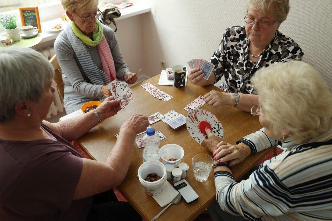 German Panel Suggests Pension Age of 68; Politicians Say No