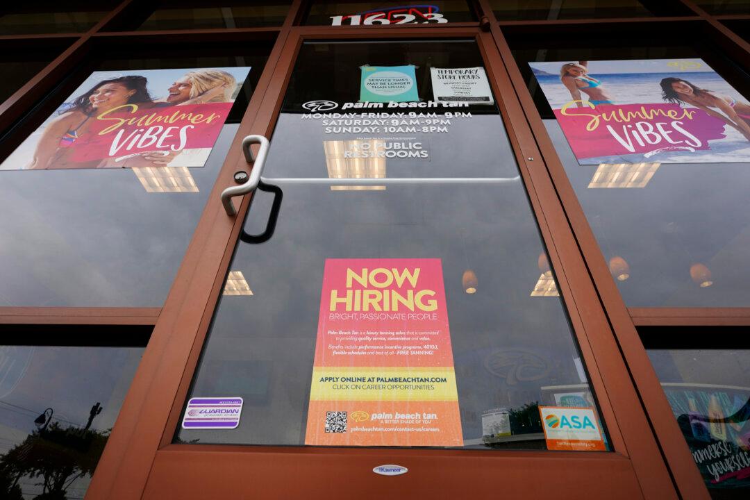 US Job Openings Surge to Record 9.3 Million in April