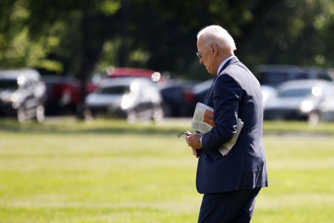 Biden Assures Zelensky He Will ‘Stand Up Firmly’ for Ukraine’s Sovereignty During Putin Meeting