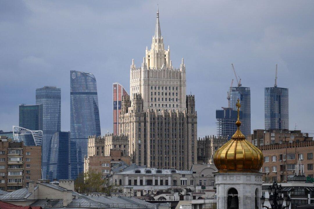 Russia Bans 9 Prominent Canadians From Its Territory in Sanctions Response