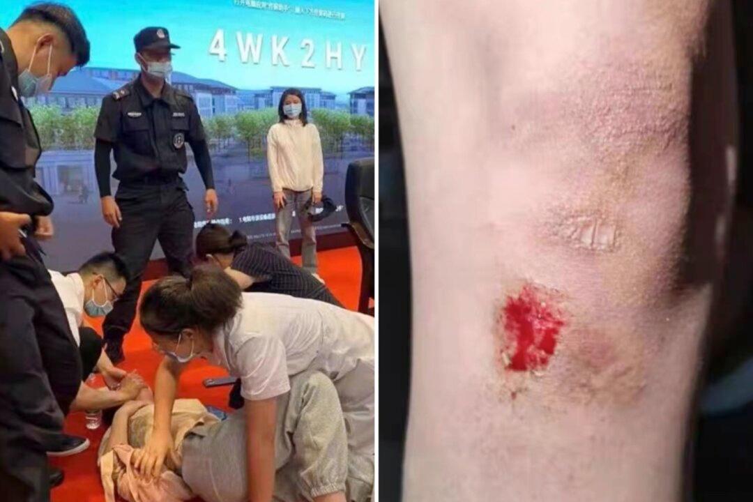 Chinese Police Beat Students to the Point of Bleeding at Protest on Chinese University Campus