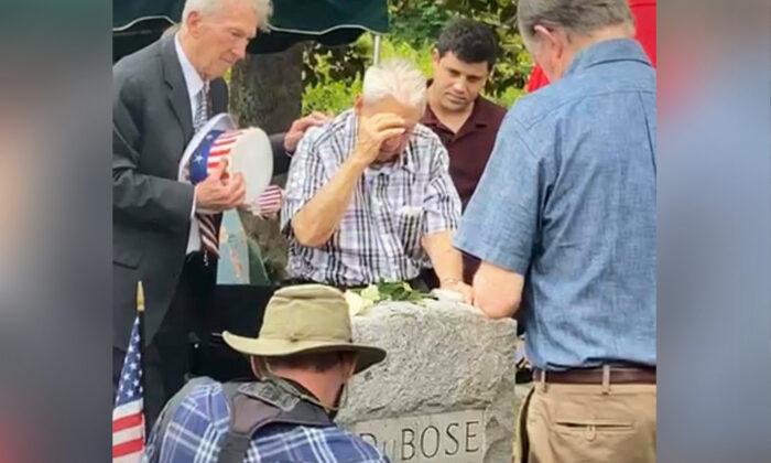96-Year-Old WWII Veteran Travels 900 Miles to Visit Grave of Serviceman Who Saved His Life