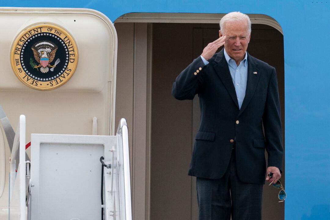 Biden Departs for First Foreign Trip, Claims ‘Tight’ US-Europe Ties Ahead of Meeting With Putin