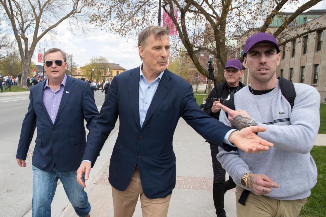 Maxime Bernier Released Following Arrest After Manitoba Rally Against COVID-19 Restrictions