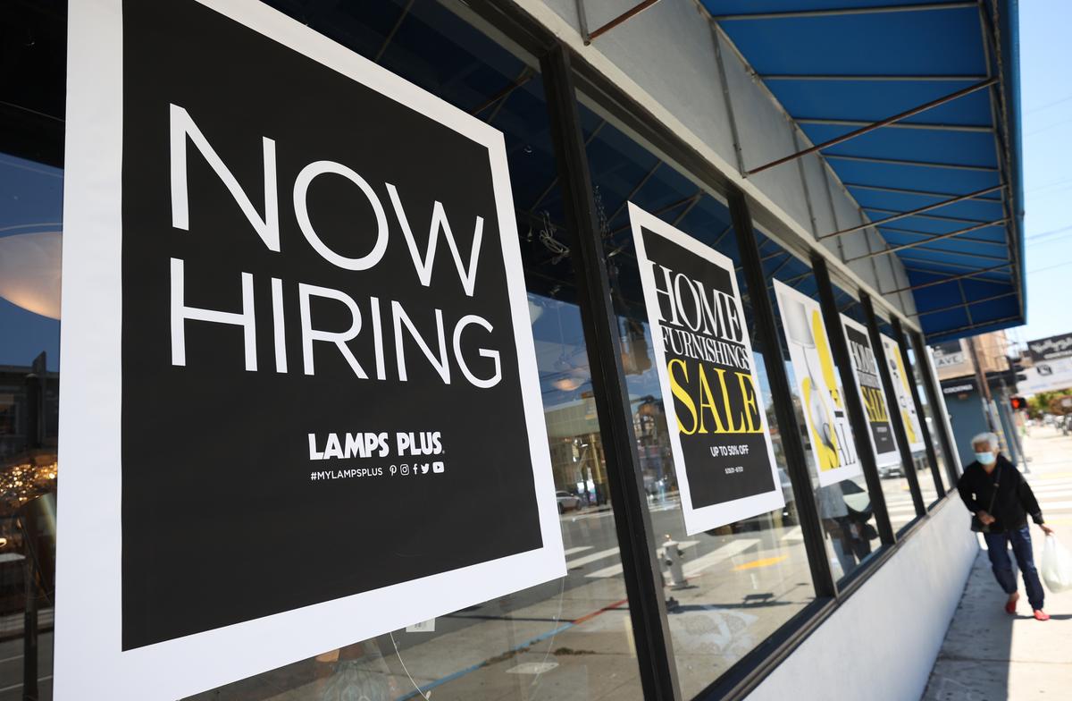 Weekly Jobless Claims Edge Down to New Pandemic-Era Low