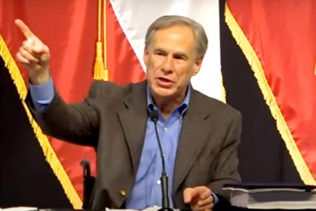 Texas, Arizona Governors Ask All Other States to Send Police to US-Mexico Border
