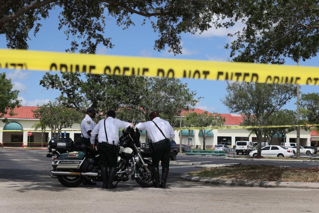 Gunman Kills Grandmother and Child at Florida Publix Supermarket