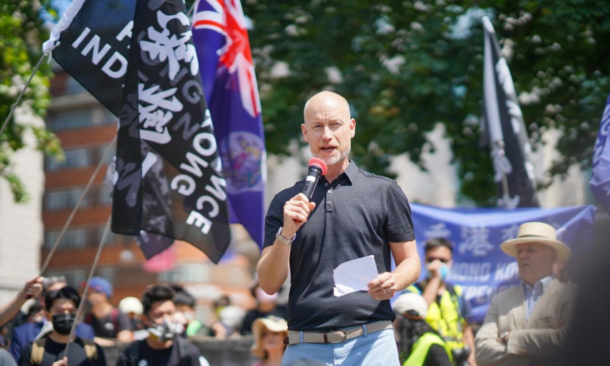 The UK's Shadow Minister for Asia and Pacific Stephen Kinnock speaking at a rally commemorating the two-year anniversary of Hong Kong's pro-democracy movement in London on June 12, 2021. (Yanning Qi/The Epoch Times)