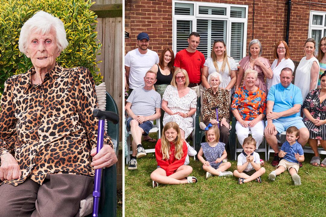 Great-Great-Great-Grandmother With 92 Grandchildren Celebrates Her 100th Birthday