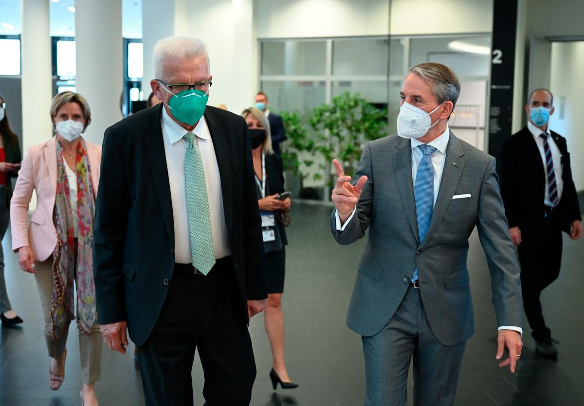 German Official Suggests People Use Washcloths Instead of Taking Showers to Save Electricity