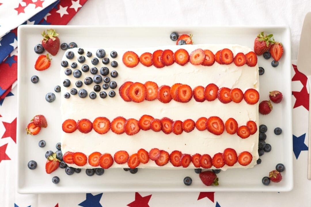 A Sparkly, Spangly Flag Cake for Your Fourth of July Celebration