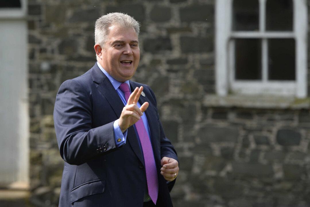 British Government ‘Cannot Completely Nullify’ Pressure on Energy Costs, Minister Says