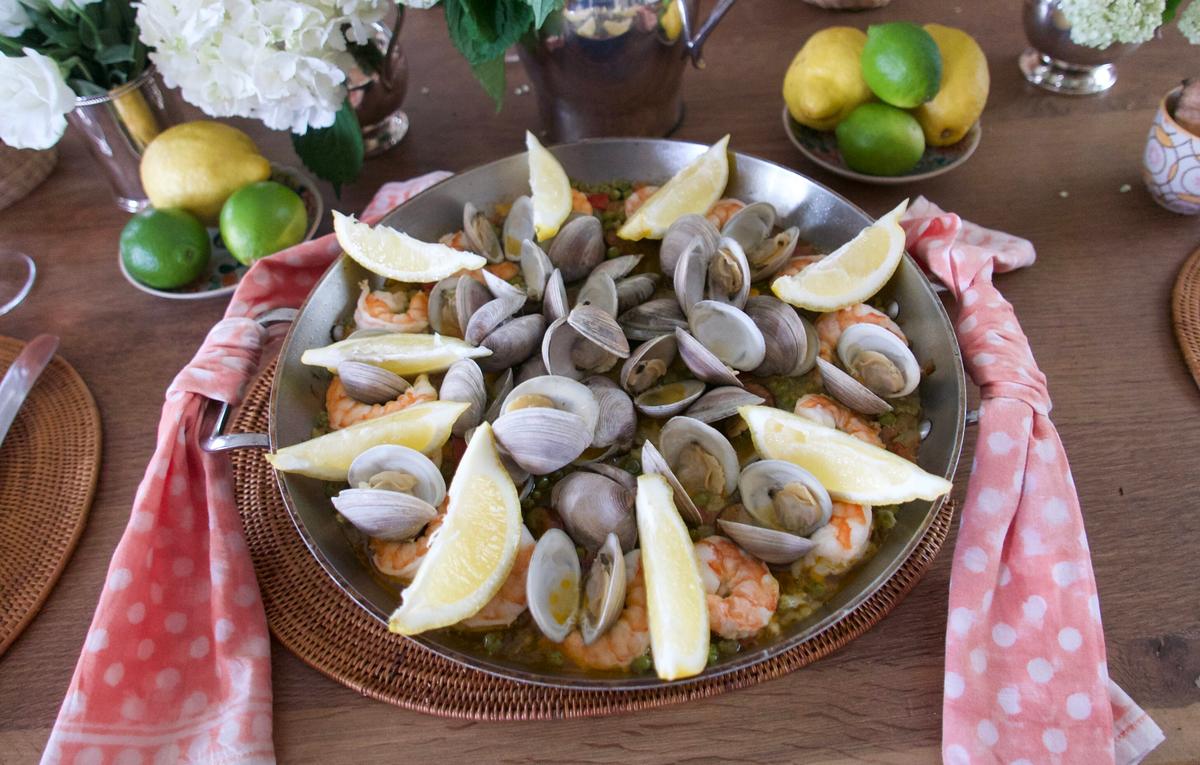 Easy Entertaining: Paella for a Summer Party