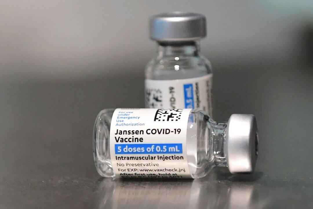 Benefits of Johnson & Johnson COVID-19 Vaccine ‘Continue to Outweigh’ the Risk of Neurological Disorder: CDC Advisory Panel