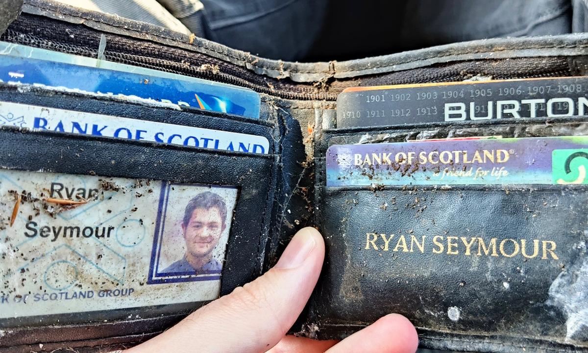 Man Reunites With His Stolen Wallet After 20 Years With All the Cards Still Intact