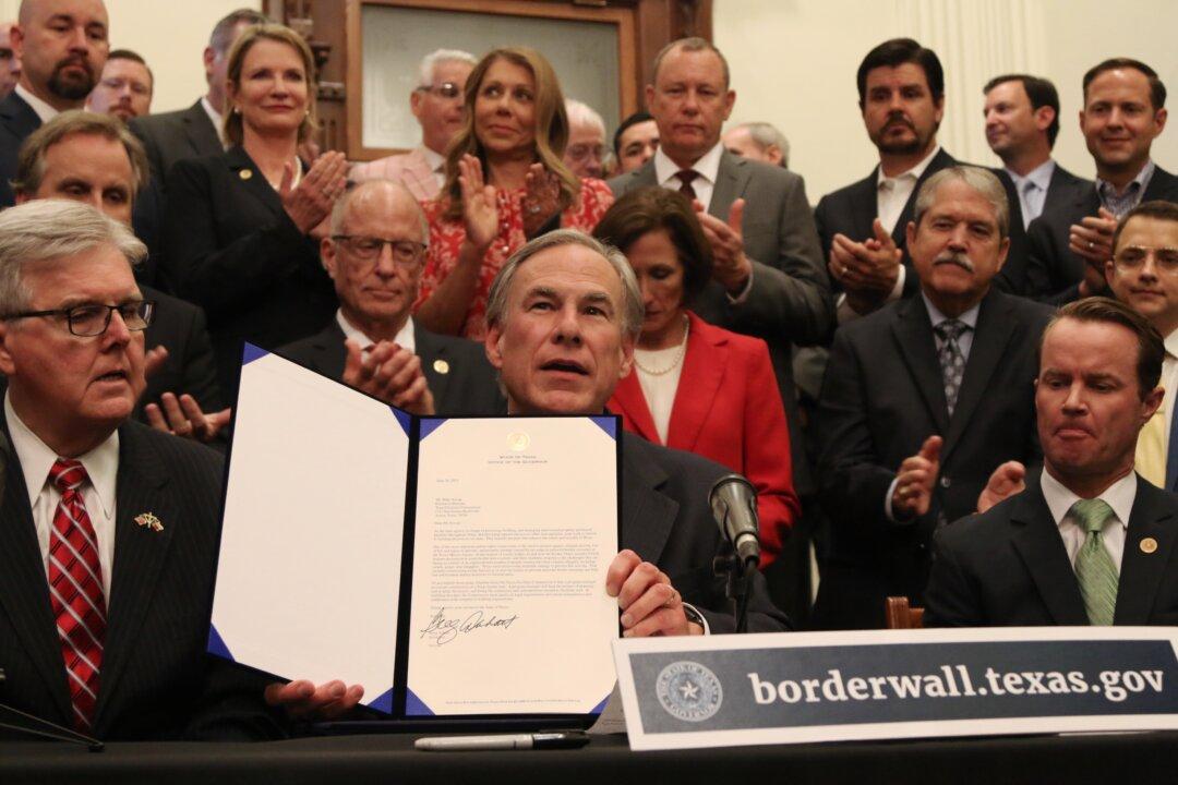Texas Governor Unveils Strategy for Border Wall Construction, Approves $250 Million as Down Payment