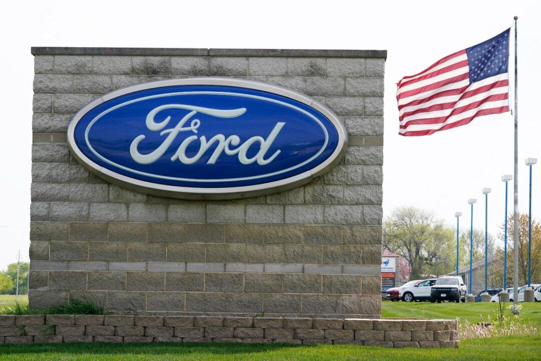 Ford Says Outlook for 2nd Quarter Is Improving