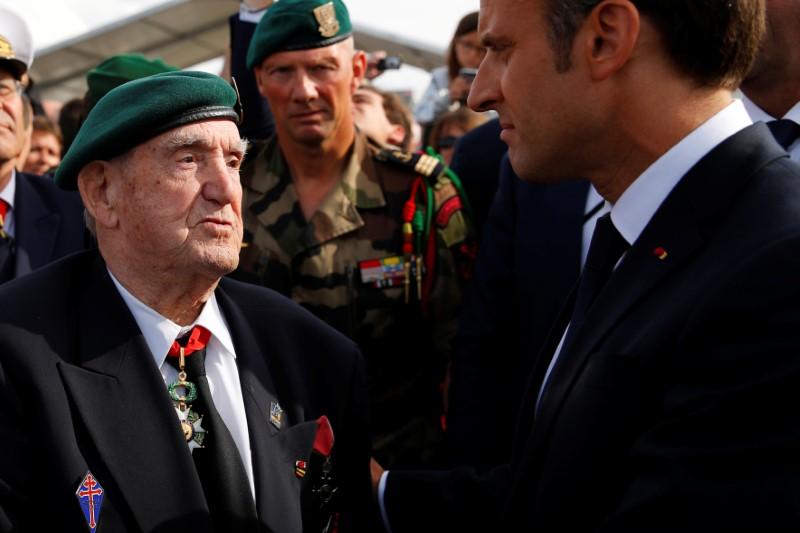 France Honours Last Survivor of French D-day Commando Unit