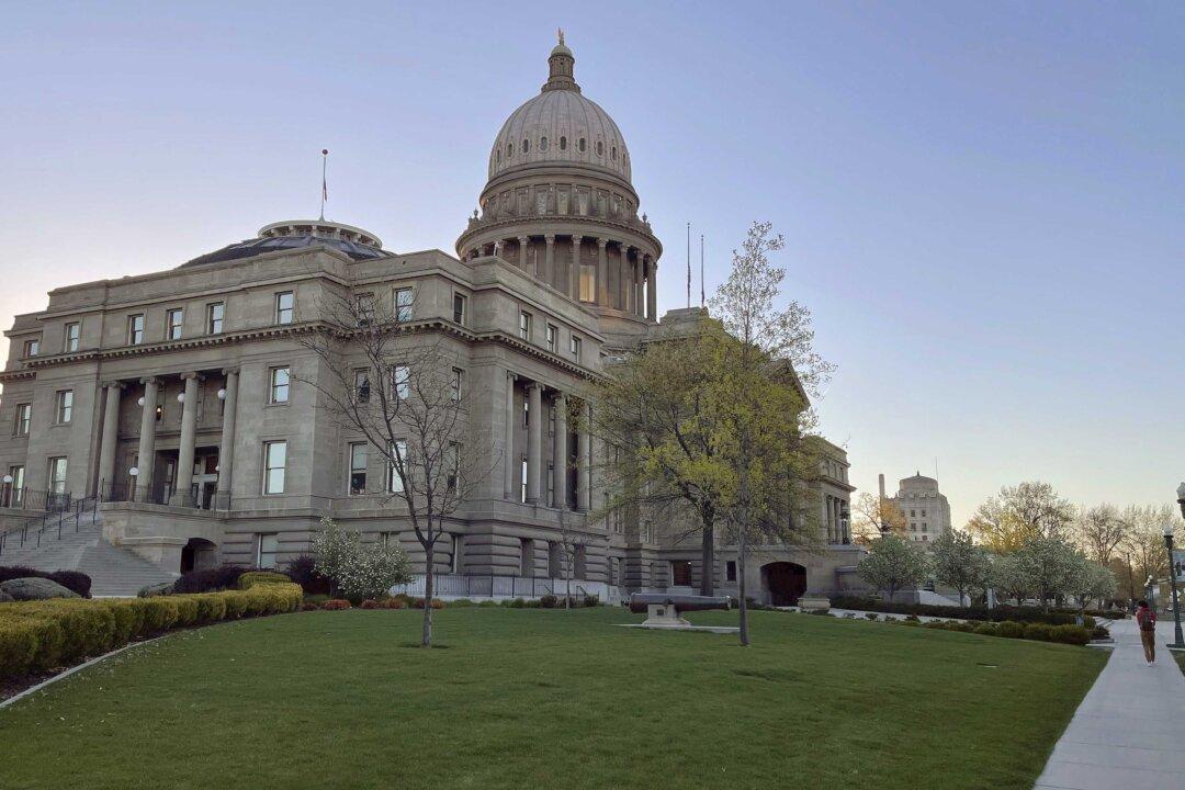 Former Idaho Lawmaker Aaron von Ehlinger Handed 20-Year Prison Sentence for Rape of Intern