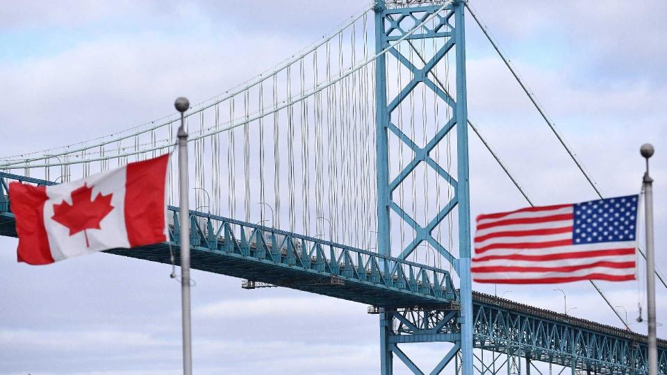 As U.S. Demurs, Canada Welcomes Vaccinated American Citizens Back Across Border