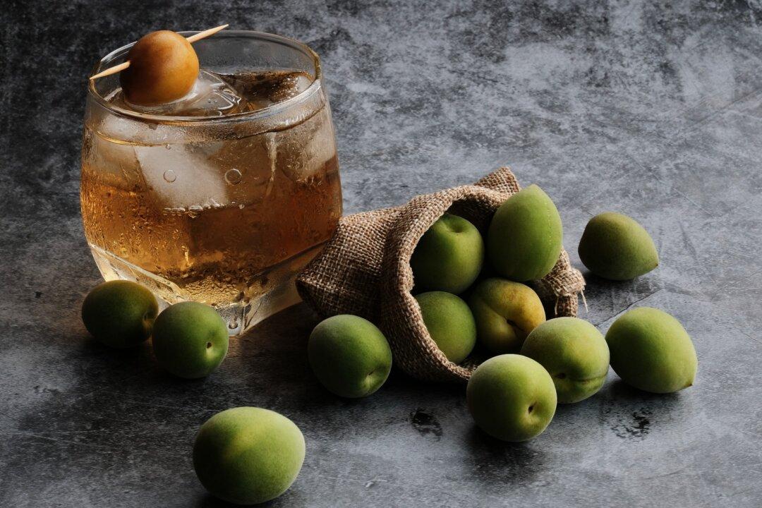 How to Make Umeshu, the Spirit of a Japanese Summer