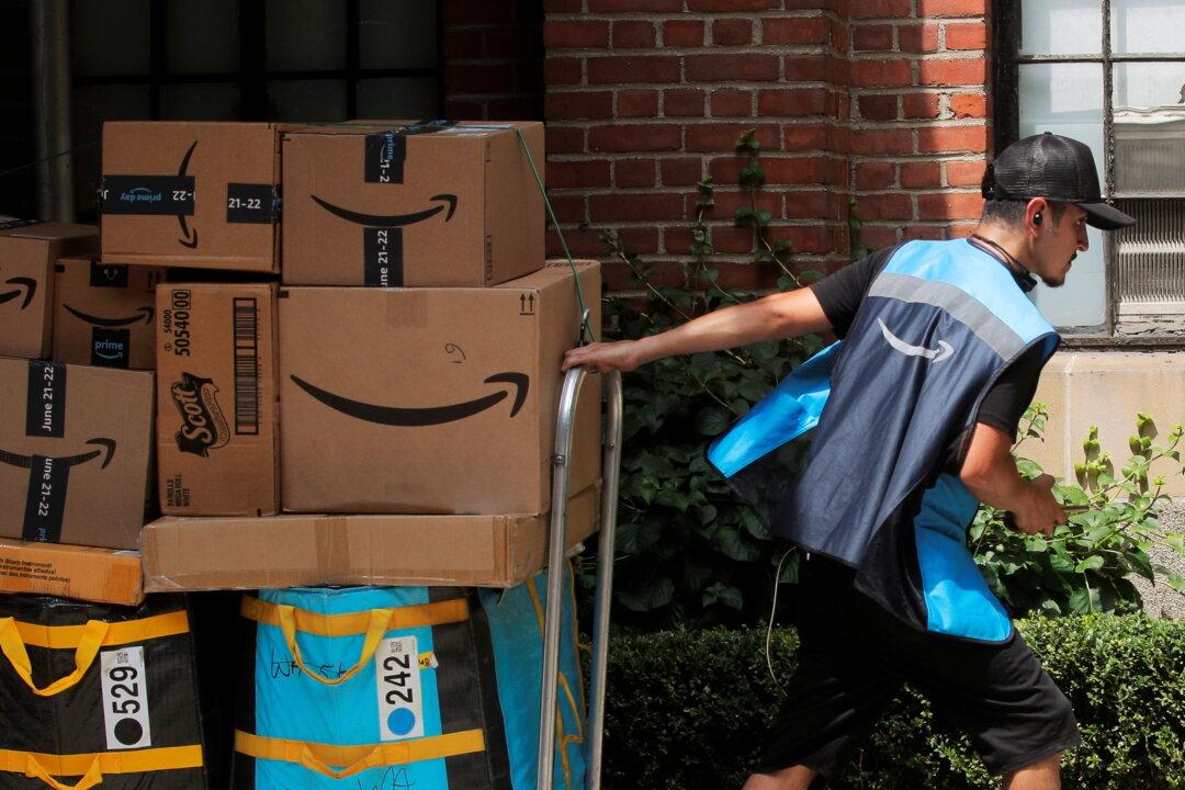 Amazon Workers Walk Off Job, Say the Company Cut Break Times Because the Pandemic Is ‘Supposedly’ Over